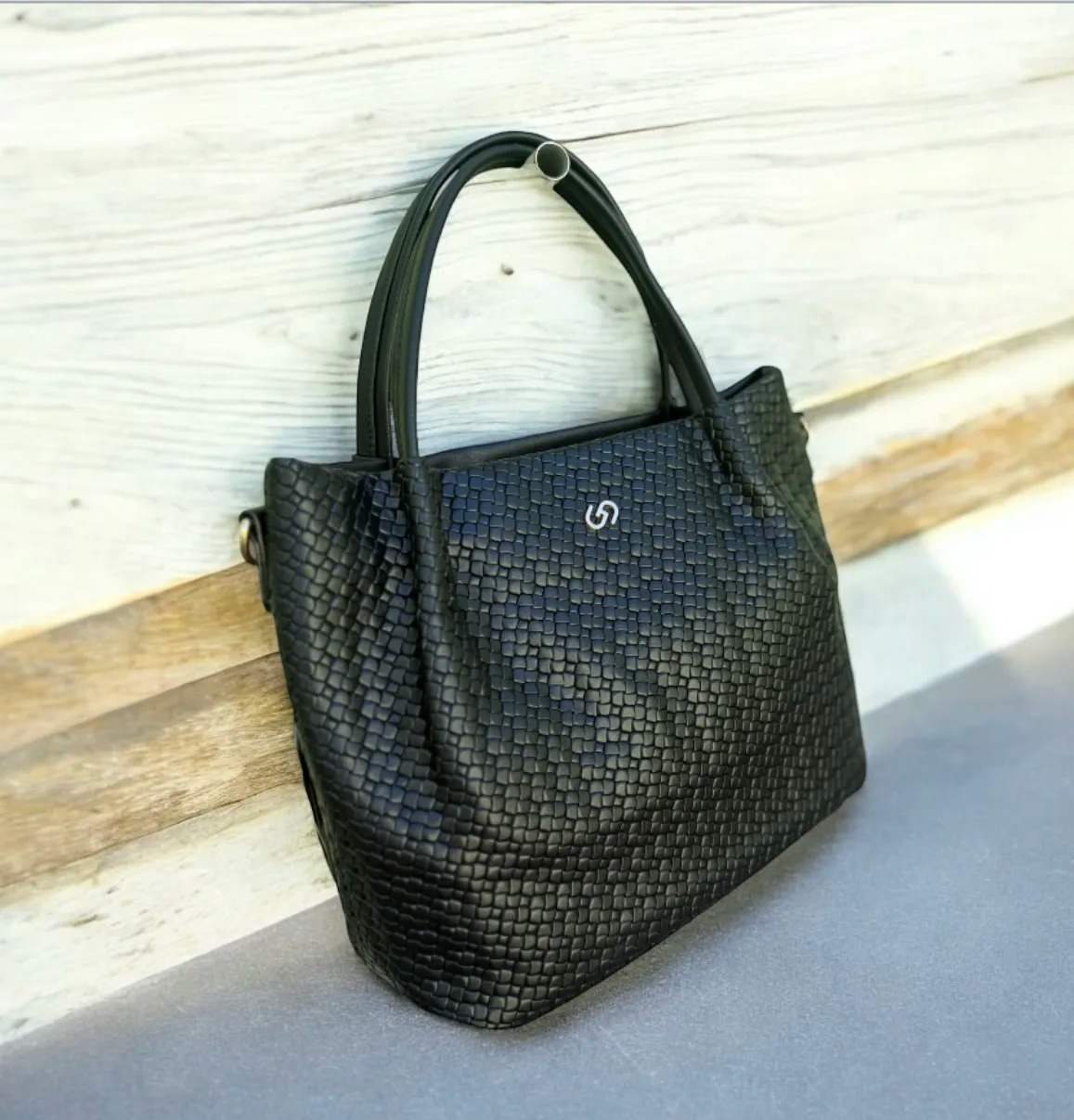 Acessórios que transformam looks: por dentro das tendências em bolsas femininas