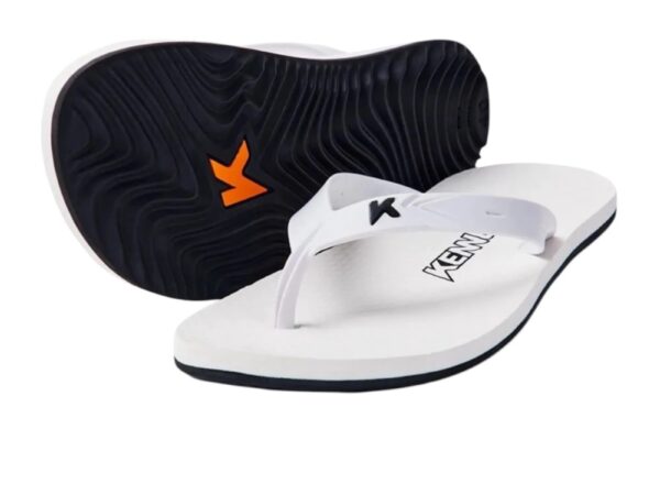 Casual e estiloso: o retorno do chinelo masculino à moda urbana