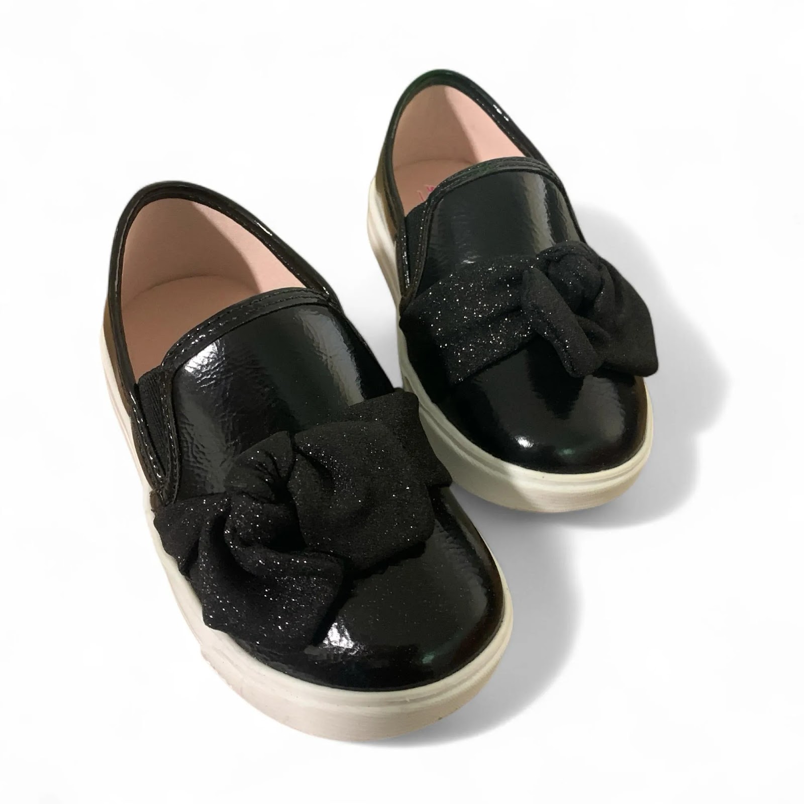 Maneiras inteligentes de economizar na compra dos pequenos: uma análise dos calçados infantis mais acessíveis